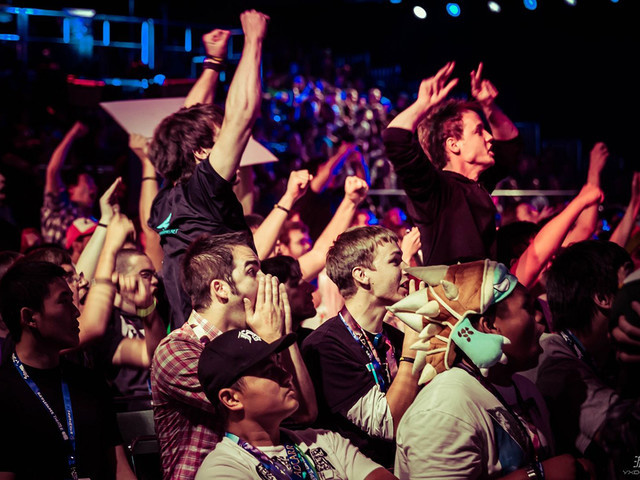 是刻意吸引 是刻意吸引