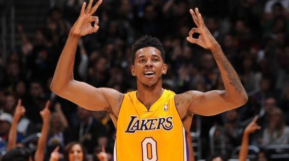 板与犯规控 板与犯规控