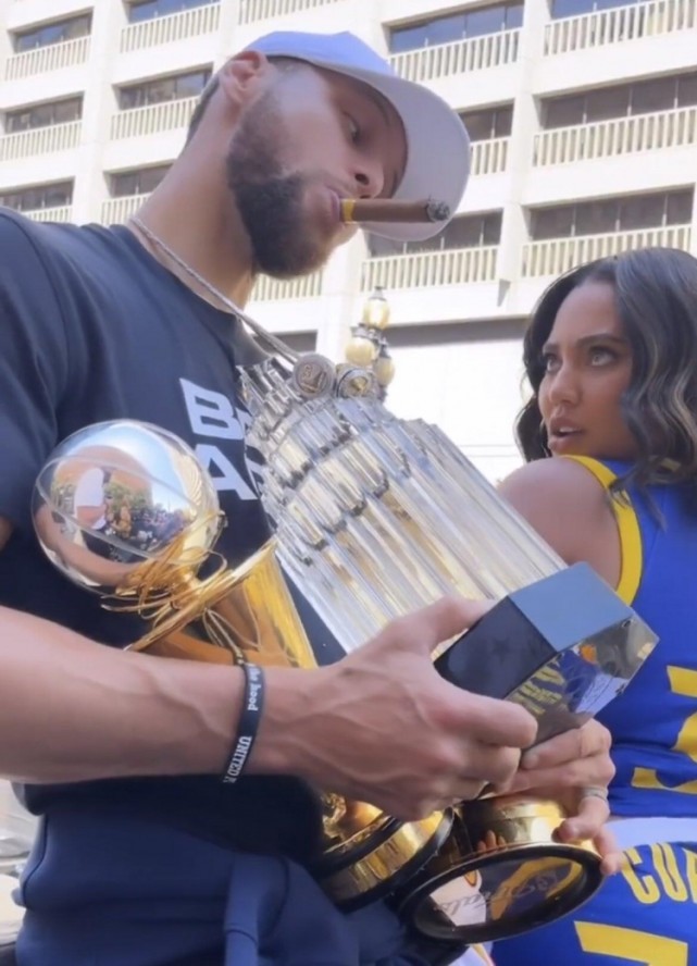 中被对手膝 中被对手膝